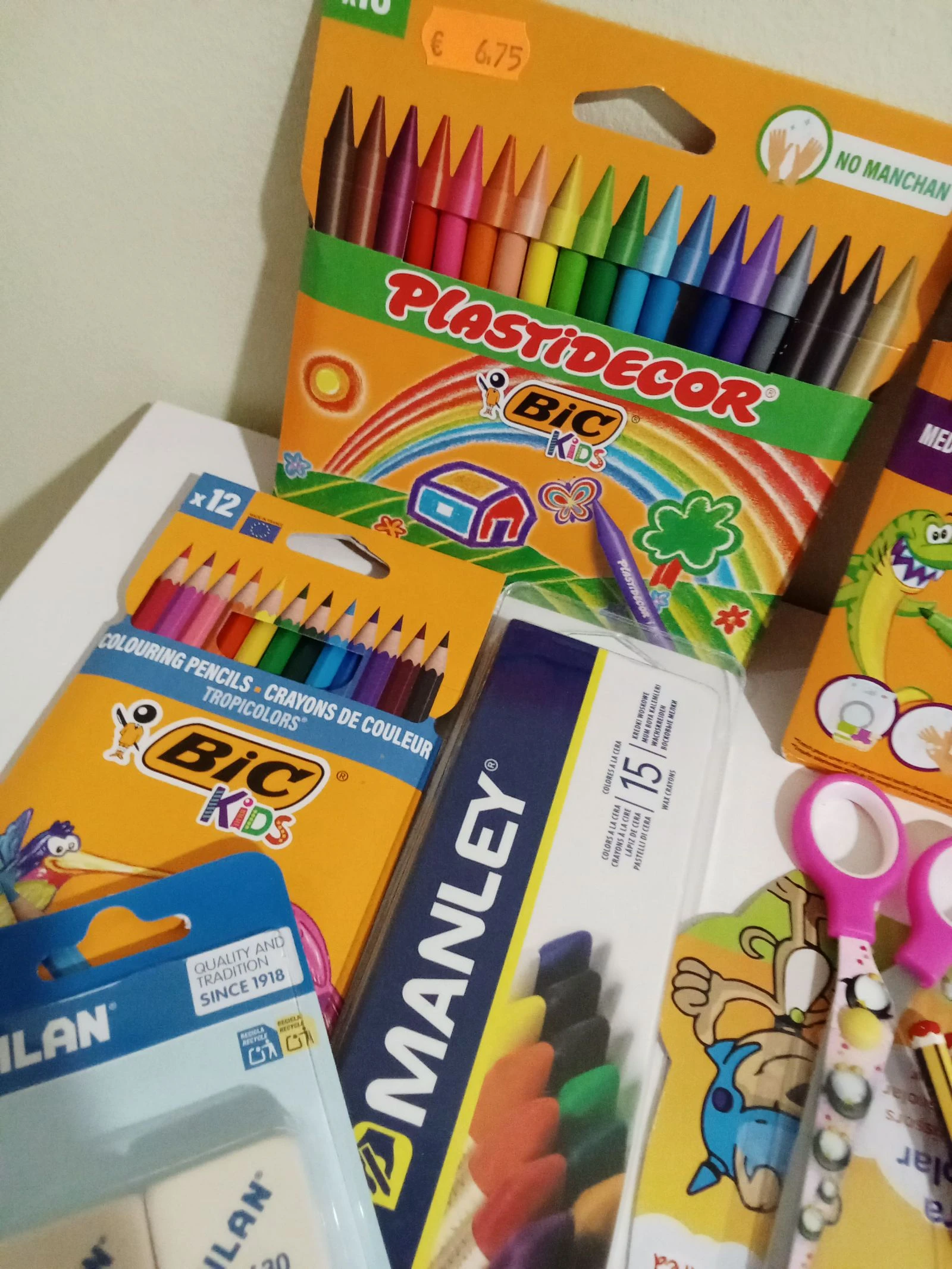 School supplies – photo 3